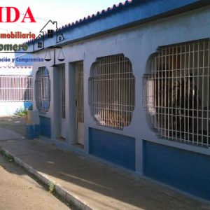 ¡VENDIDA! CASA EN ANACO (1ERO DE MAYO)