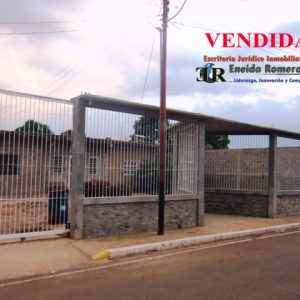 ¡VENDIDA! CASA EN ANACO (LA ESPERANZA)
