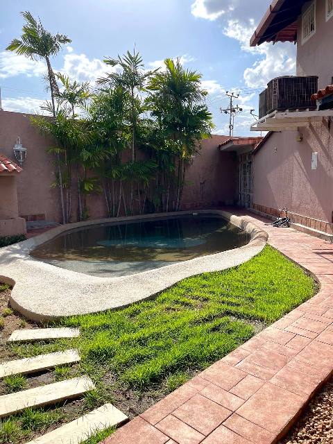 1654dbb2-d38b-40ce-bdce-510e70f1b040