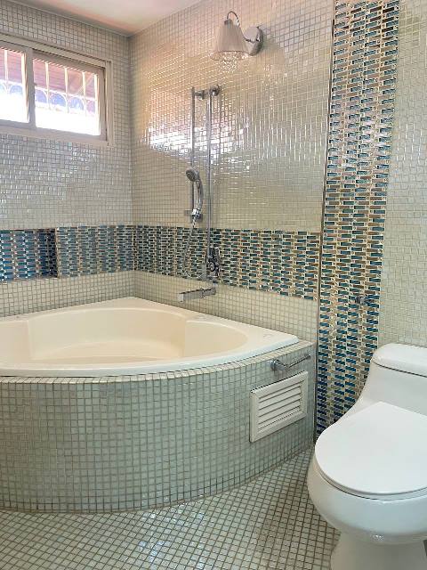 55b2f9dc-8828-4d81-a230-63841b8af46a