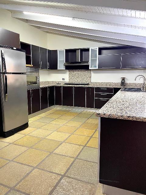 ef889759-8d51-4fa3-bfd1-47a59faa4958