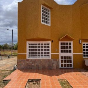 Town House en Urb. Laguna Park. Anaco. Ref: 1609