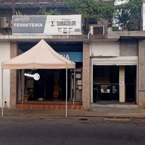 Local Comercial en calle Sucre a pocos metros de Pitzza Top. Anaco. Ref: 1608