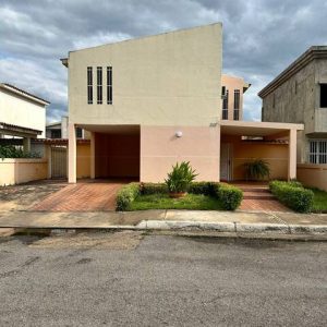 Casa en Urbanización Agua Clara. Ref: 1630